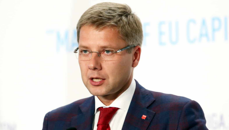 ushakov2021proigralsud